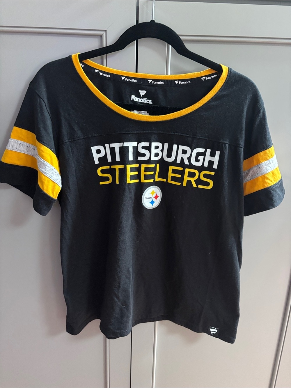 Fanatics woman’s Pittsburgh Steelers TShirt Lg